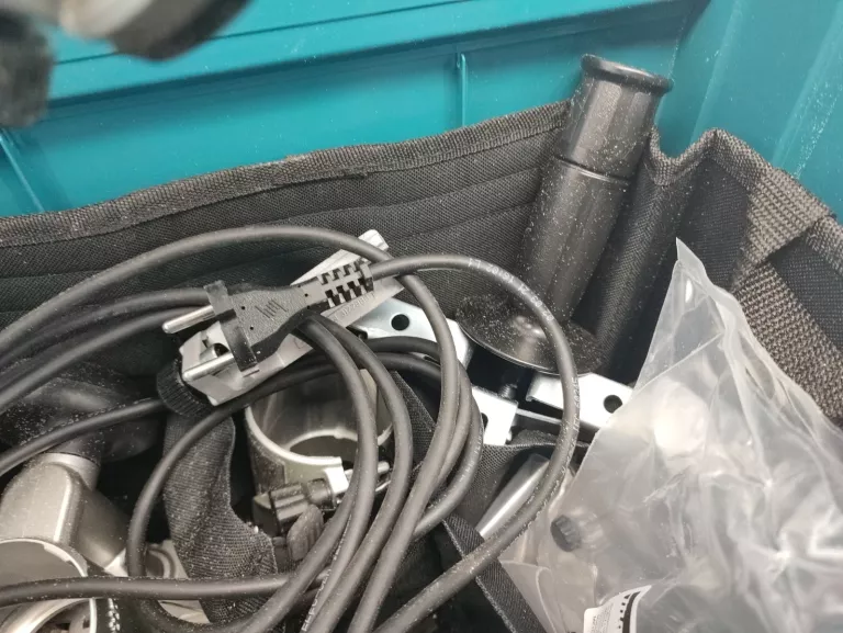 FREZARKA GÓRNOWRZECIONOWA MAKITA RT0700C 710W