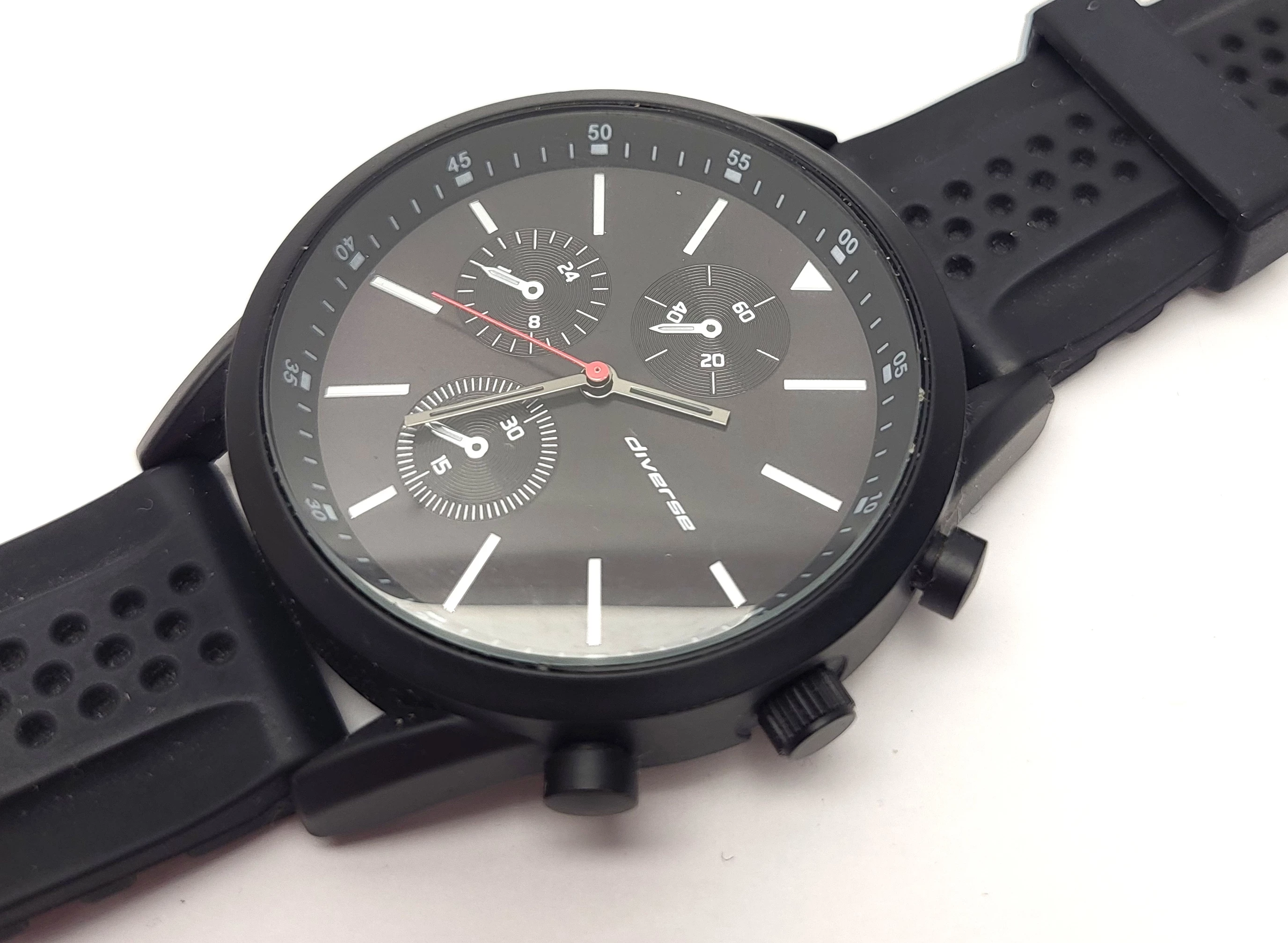 zegarek-diverse-czarny-stan-uzywany