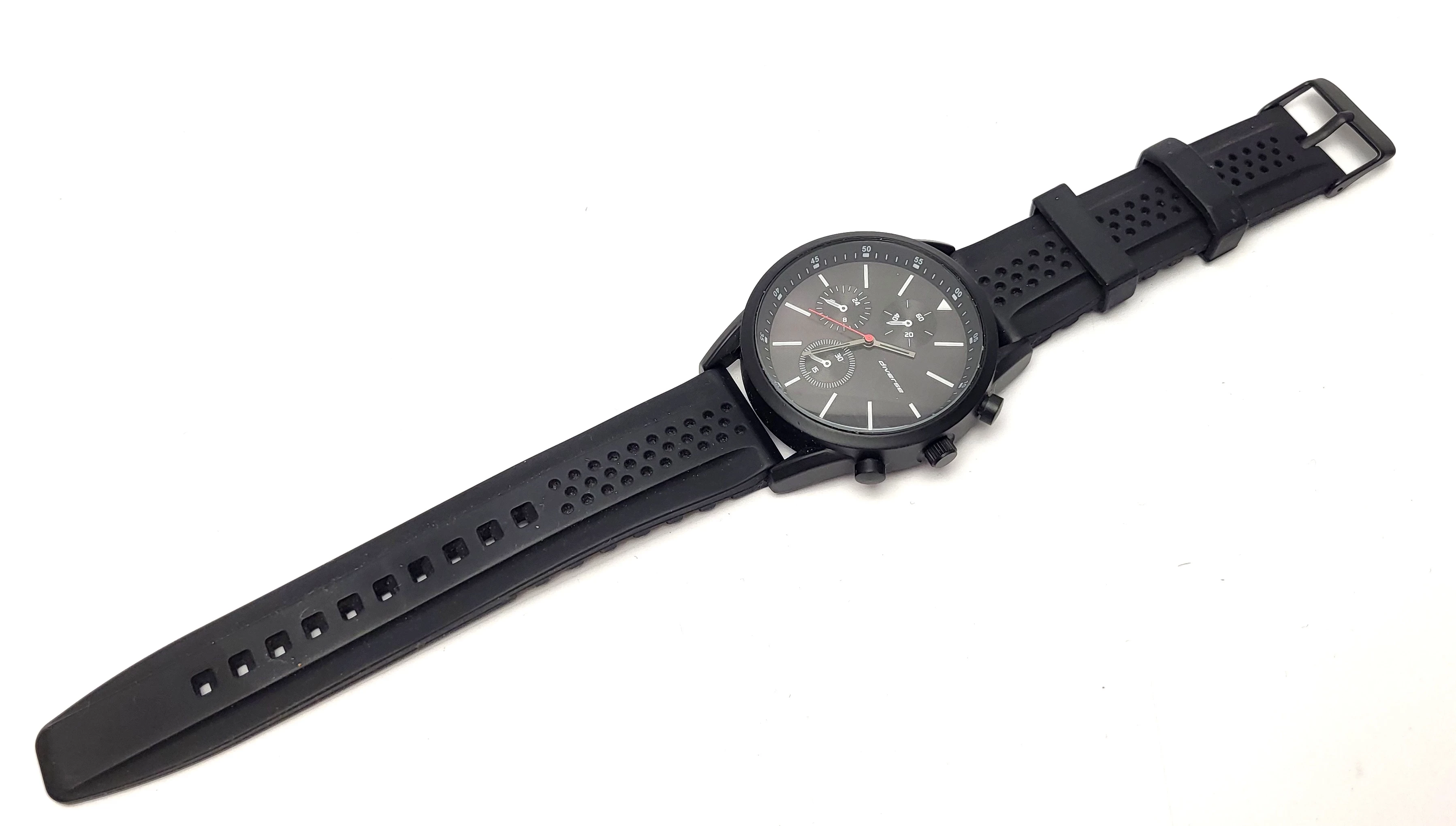 zegarek-diverse-czarny-dworcowa-52-bydgoszcz