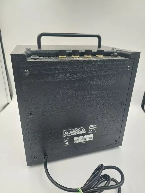WZMACNIACZ DO GITARY BASOWEJ IBANEZ 10B V2