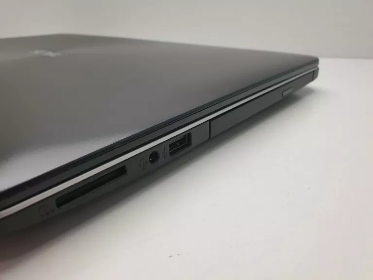 LAPTOP ASUS X555QG 4GB RAM 1TB AMD A10