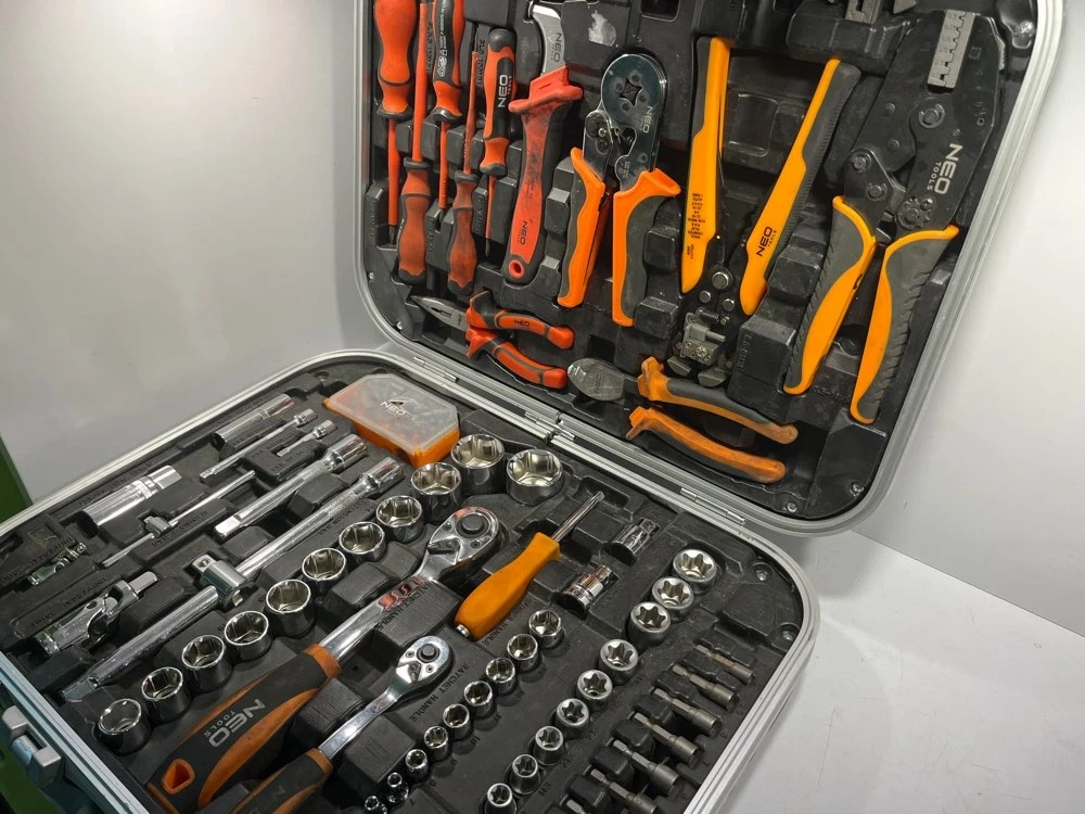 klucze-neo-tools-01-310-walizka-kod-producenta-10-211