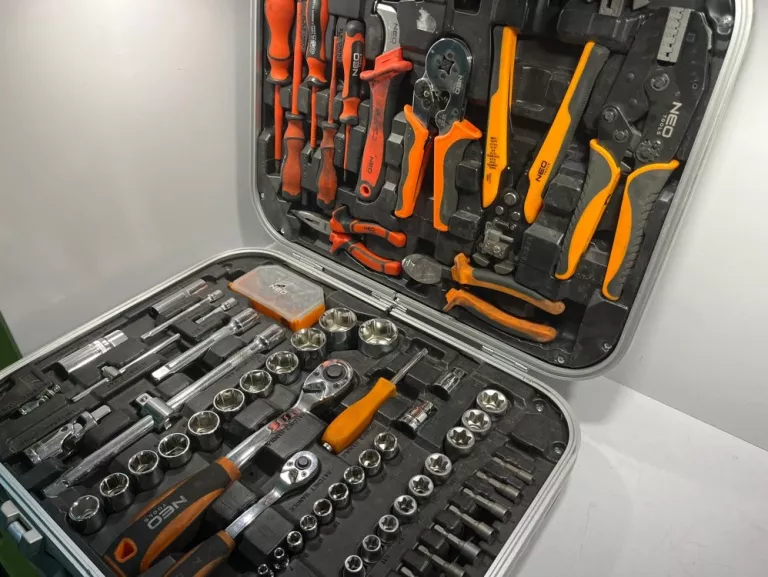 klucze-neo-tools-01-310-walizka-kod-producenta-10-211