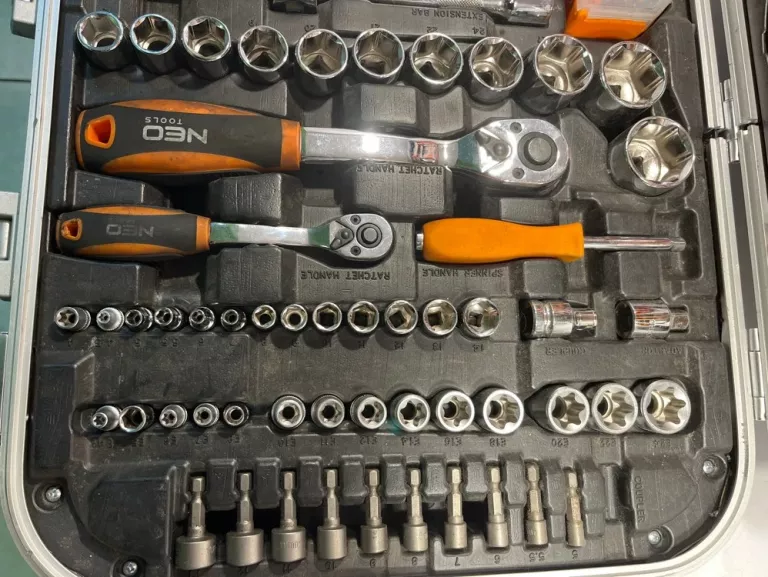 klucze-neo-tools-01-310-walizka-marka-248811-951084