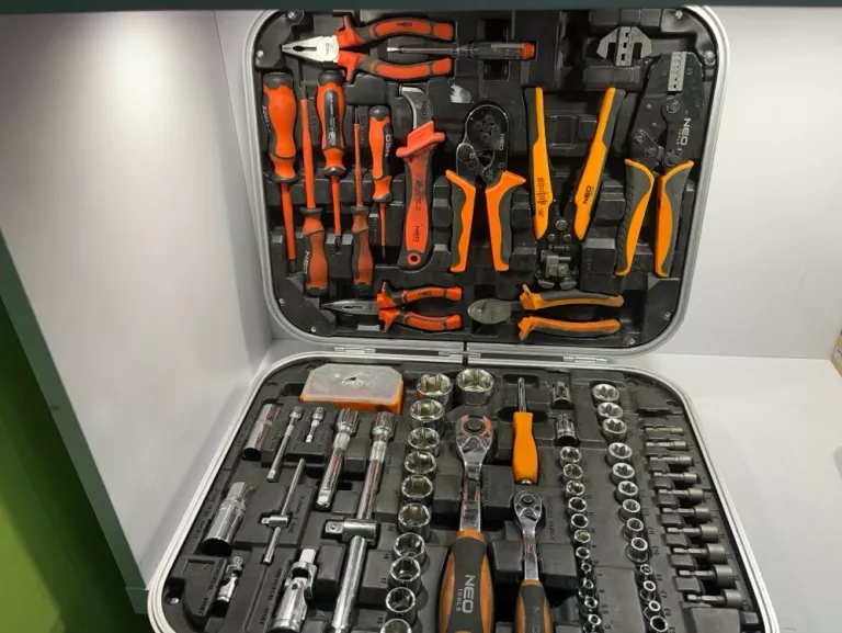 klucze-neo-tools-01-310-walizka-wojska-polskiego-112-swiecie