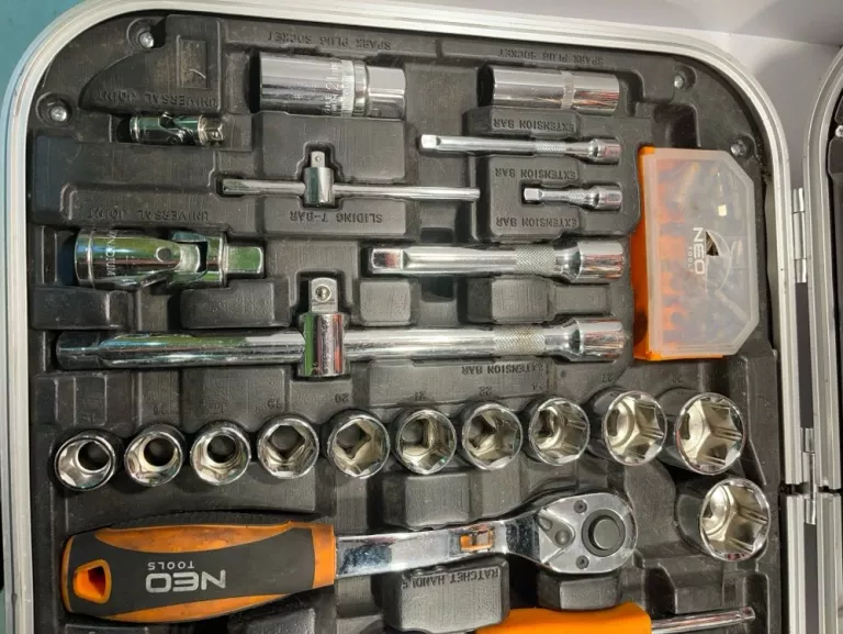 klucze-neo-tools-01-310-walizka-waga-produktu-z-opakowaniem-jednostkowym-7480