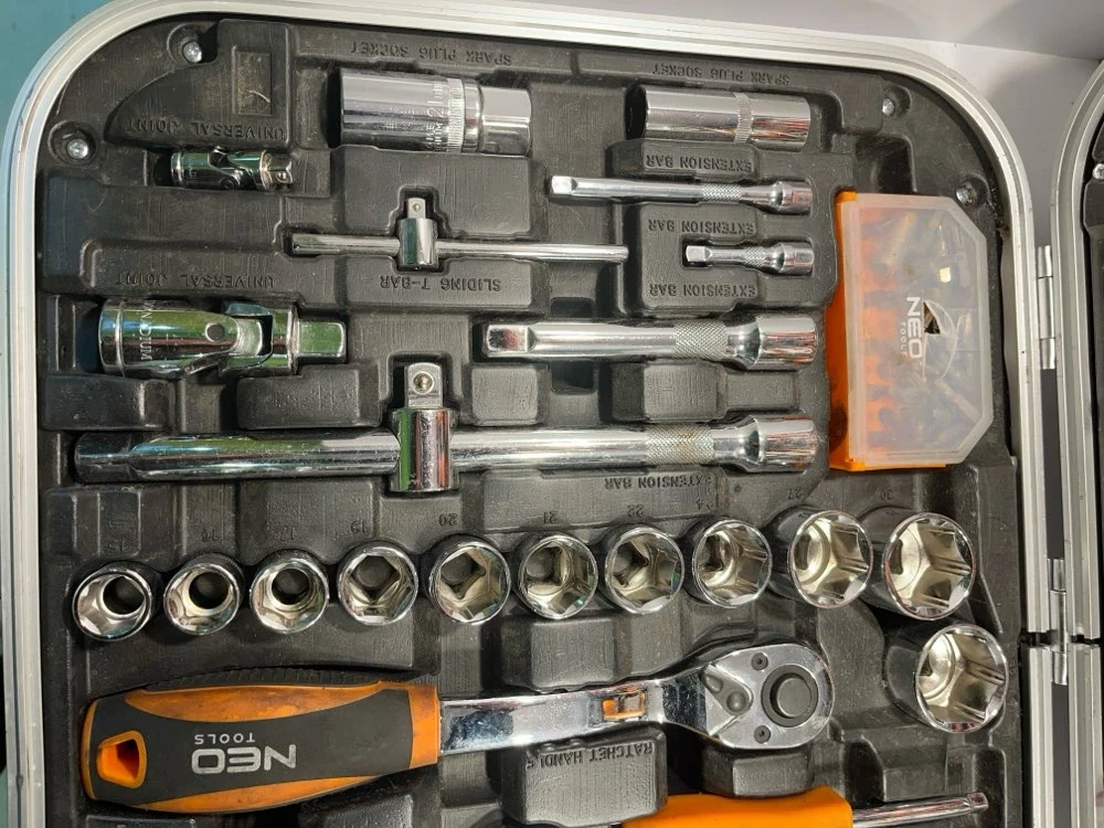 klucze-neo-tools-01-310-walizka-waga-produktu-z-opakowaniem-jednostkowym-7480