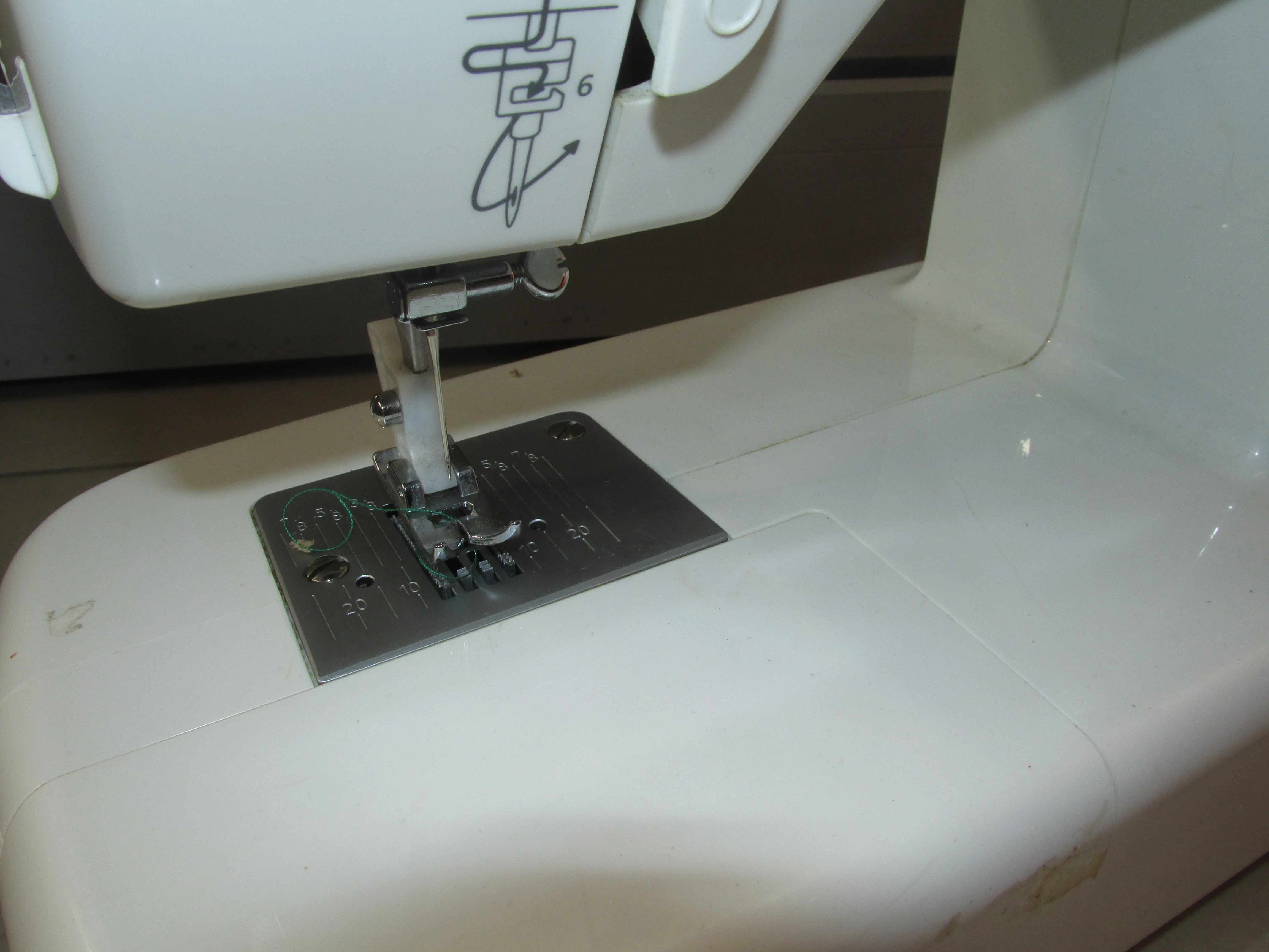 maszyna-do-szycia-redstar-r07-kolor-dominujacy-129357-2