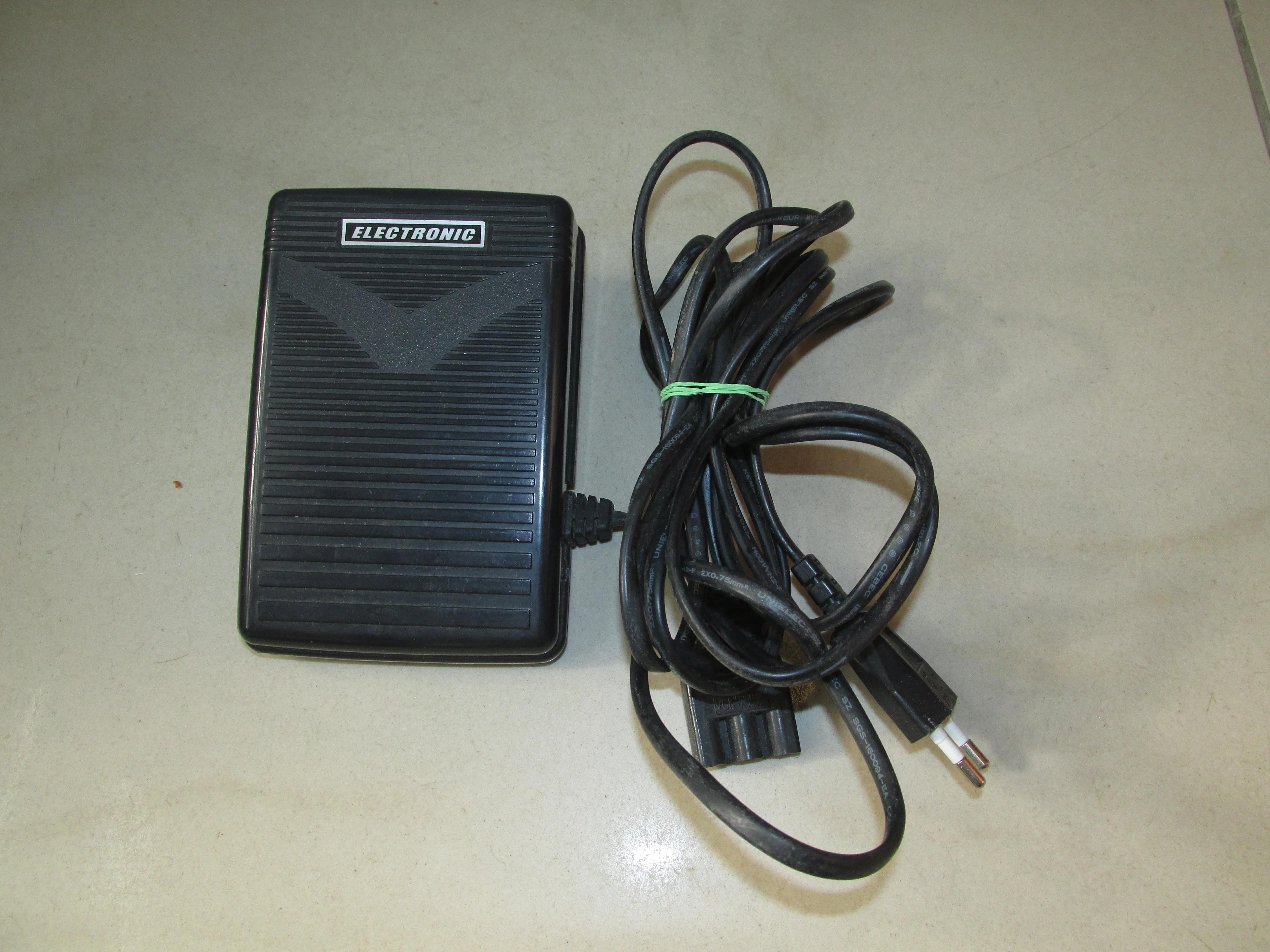 maszyna-do-szycia-redstar-r07-marka-3229-1671692