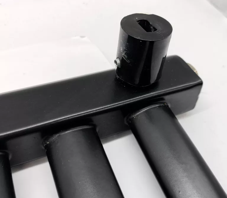 grzejnik-lazienkowy-z-termoregulatorem-rd10-250v-wysokosc-0