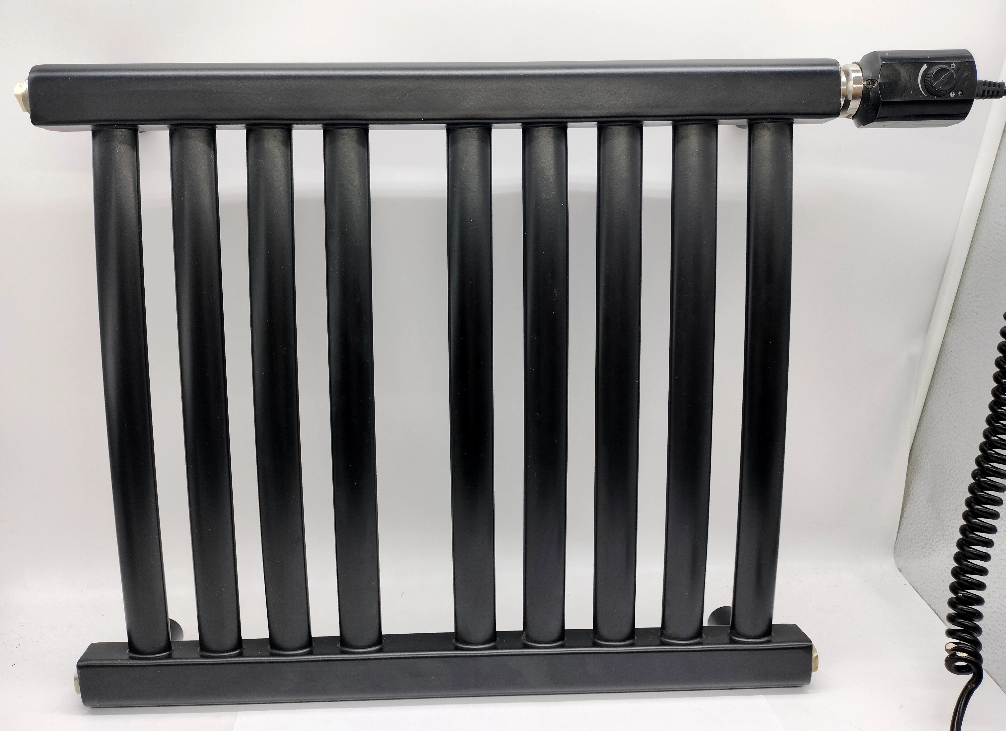 grzejnik-lazienkowy-z-termoregulatorem-rd10-250v-rynek-staromiejski-1-koszalin