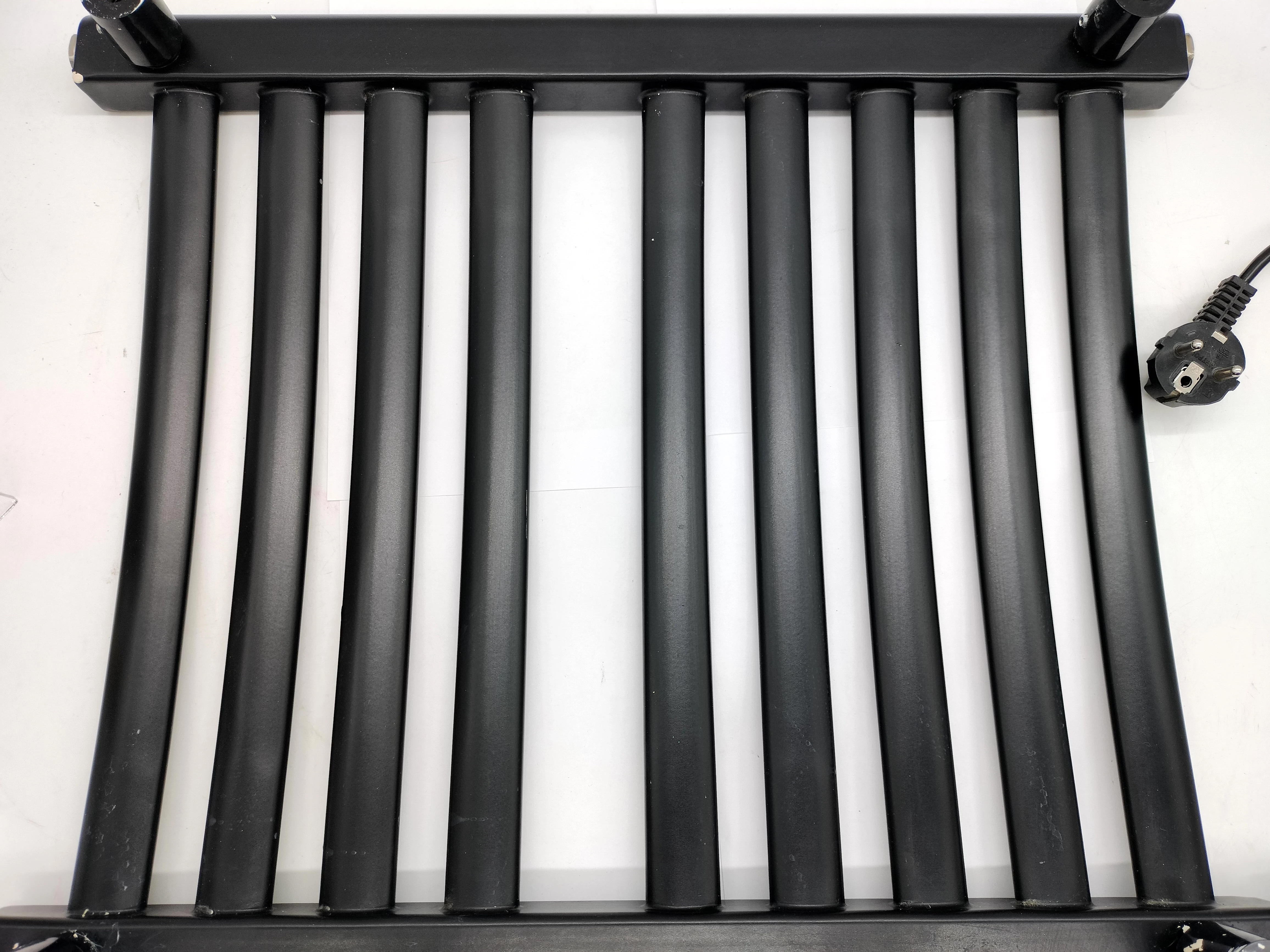 grzejnik-lazienkowy-z-termoregulatorem-rd10-250v-product-id