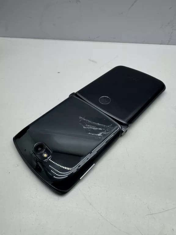 MOTOROLA RAZR 5G 8 GB / 256 GB CZARNY