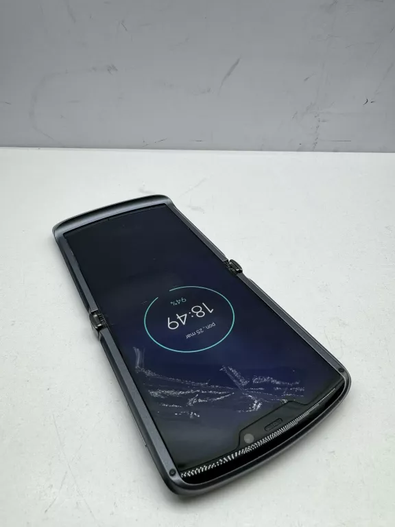 MOTOROLA RAZR 5G 8 GB / 256 GB CZARNY