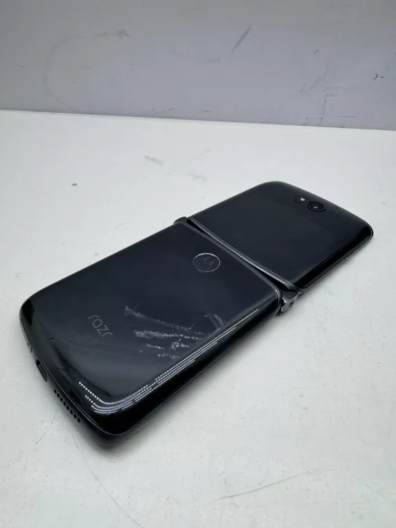 MOTOROLA RAZR 5G 8 GB / 256 GB CZARNY
