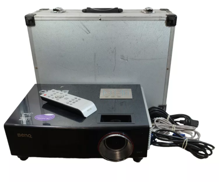 PROJEKTOR BENQ SP870 / WALIZKA