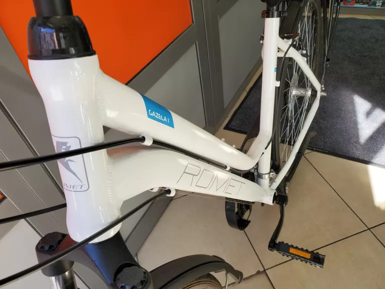 ROWER TREKKINGOWY ROMET GAZELA 1 RAMA 20 CALI KOŁO 28 " BIAŁY