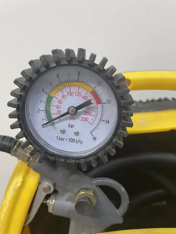 KOMPRESOR STANLEY 1,5 HP 8 BAR