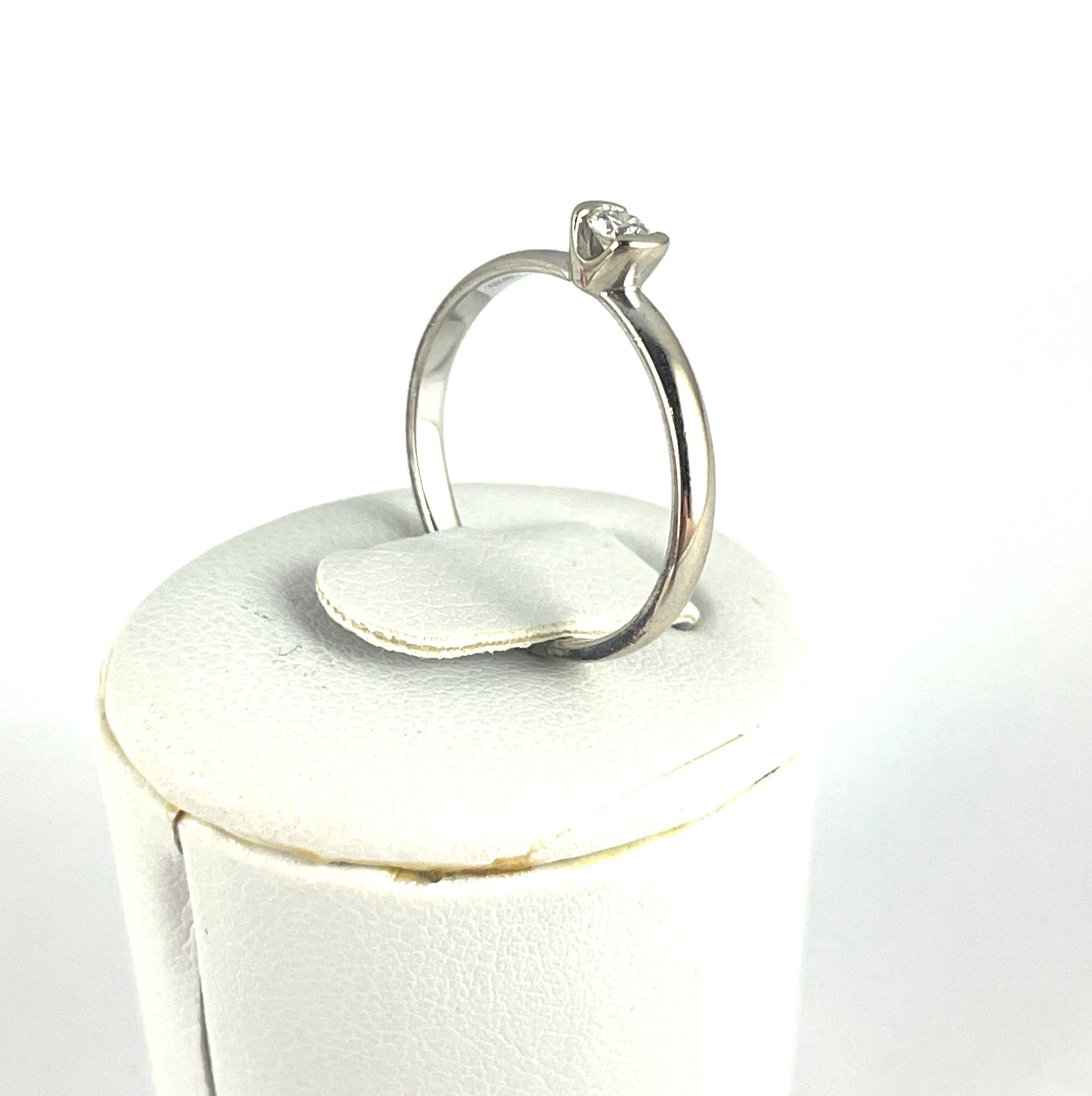 zloty-pierscionek-585-143g-1szt-brylant-010ct-r12-stan-11323-2