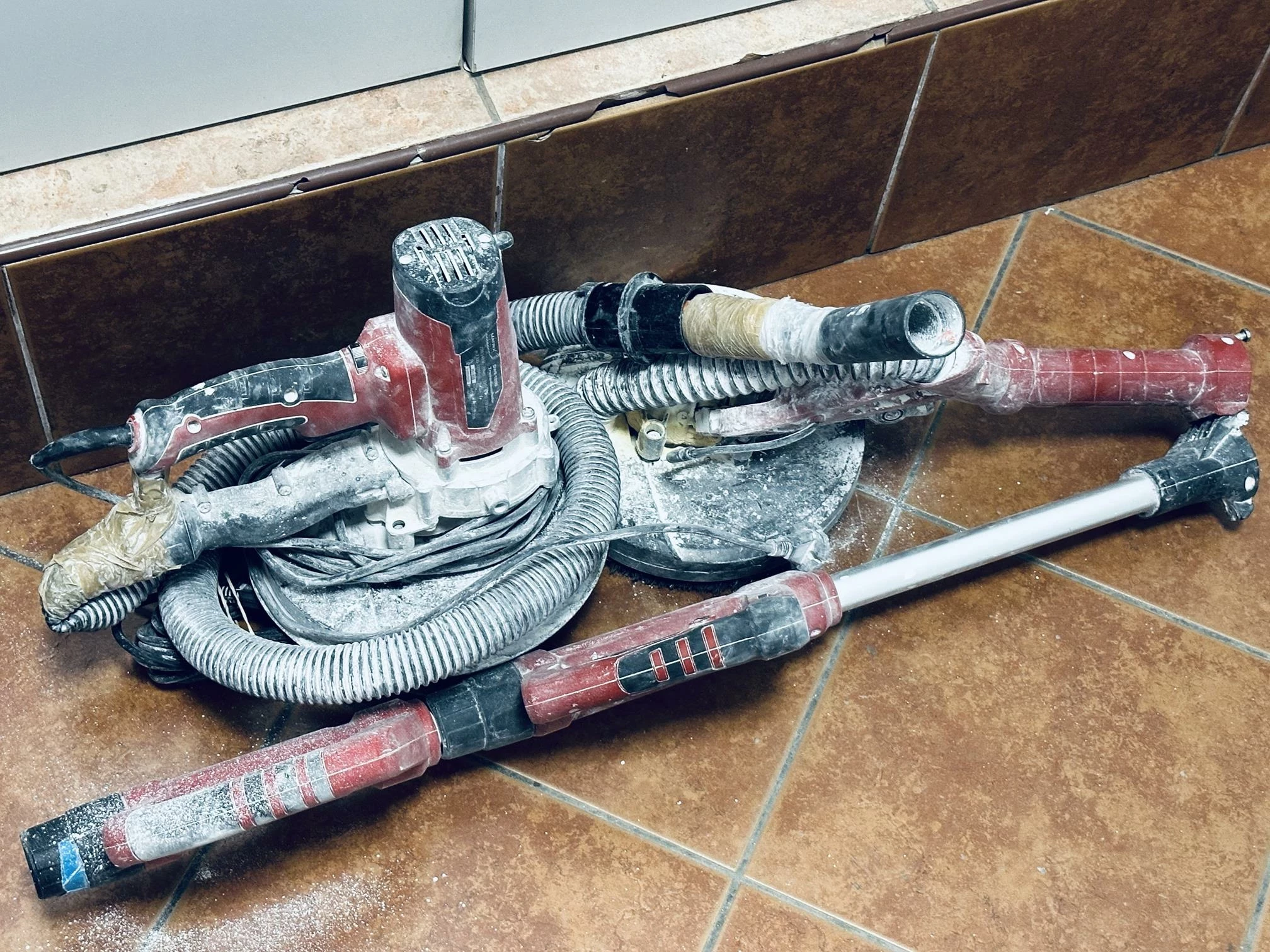 matrix-dws-780-szlifierka-do-gipsu-gladzi-zyrafa-szlfierka-do-sc-jednosci-narodowej-45-sj-wroclaw