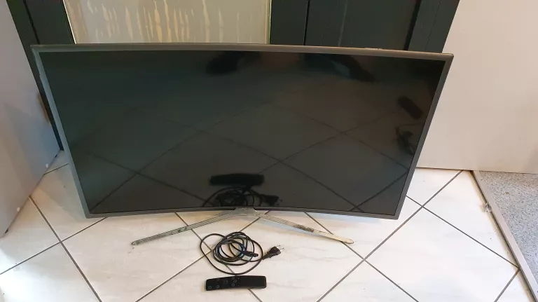 TV SAMSUNG 40 CALI CURVE UE40K6370/PILOT - ODBIÓR OSOBISTY