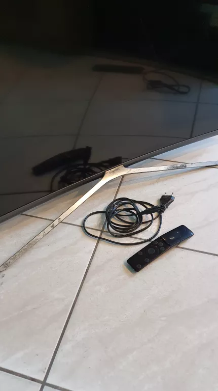TV SAMSUNG 40 CALI CURVE UE40K6370/PILOT - ODBIÓR OSOBISTY