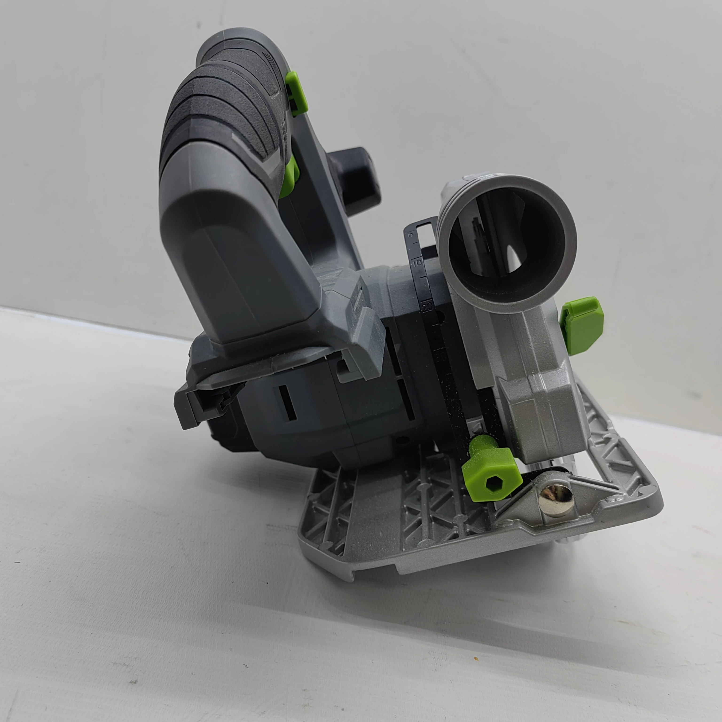 pilarka-tarczowa-lux-tools-a-ks-20150-ladowarka-aku-marka-lux-tools