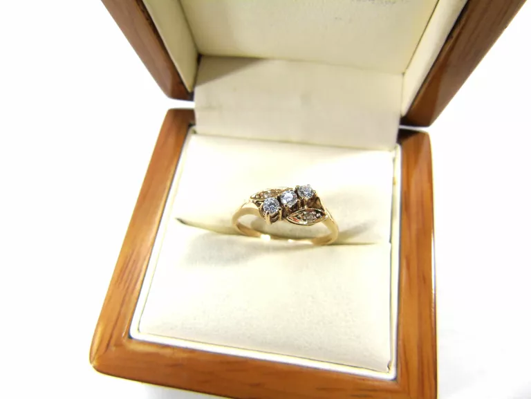 godziwy-zloty-pierscionek-pr585-r14-material-dominujacy-223721-131072