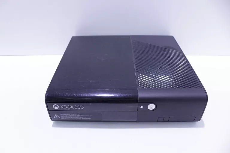 KONSOLA XBOX 360 E 250GB