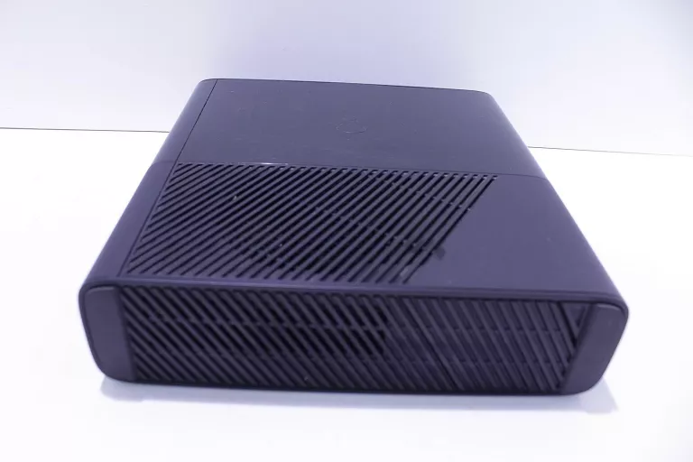 KONSOLA XBOX 360 E 250GB