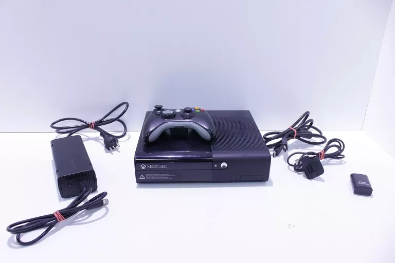 KONSOLA XBOX 360 E 250GB