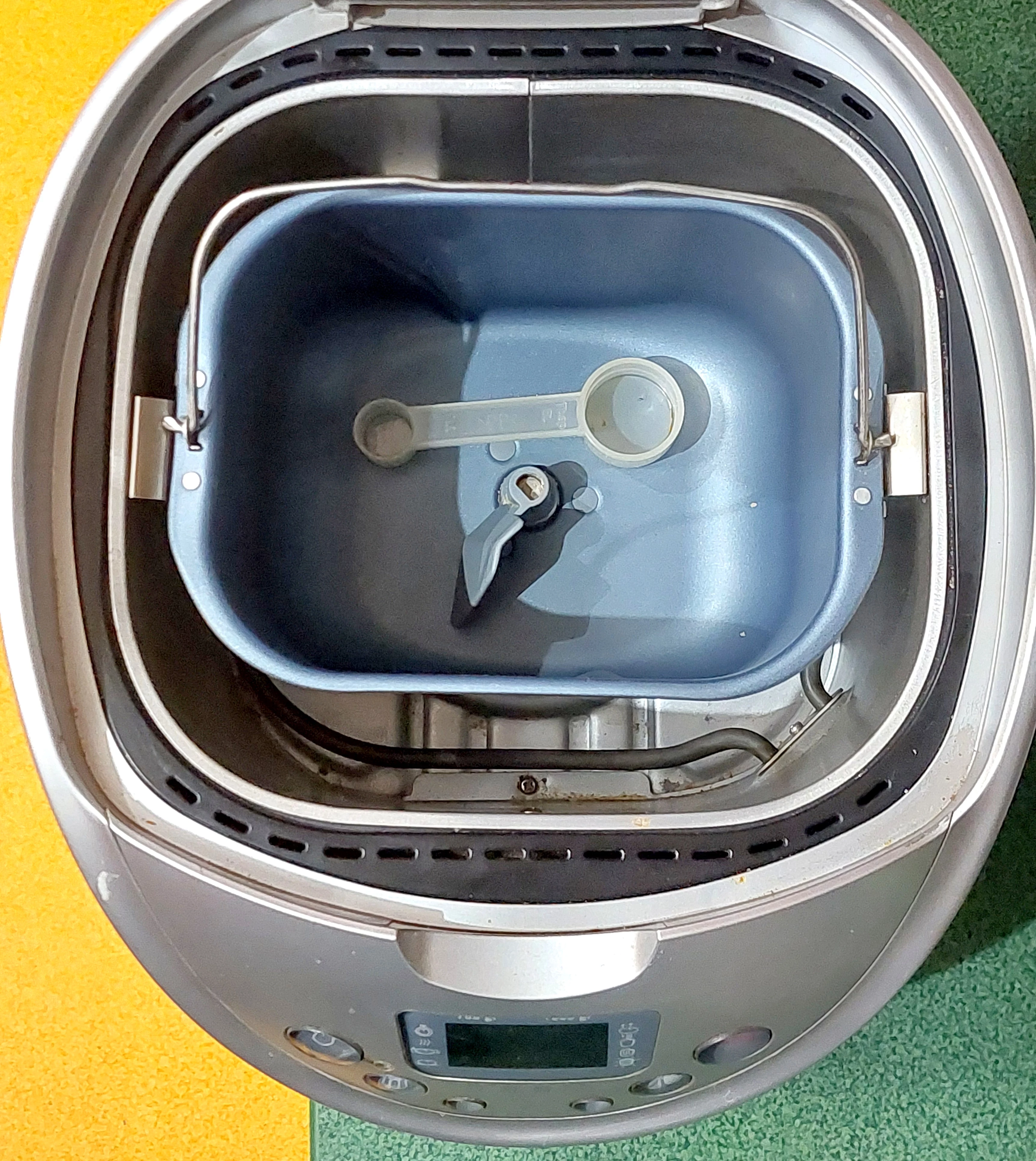 wypiekacz-do-chleba-moulinex-b06-b-funkcje-automatyczne-miksowanie