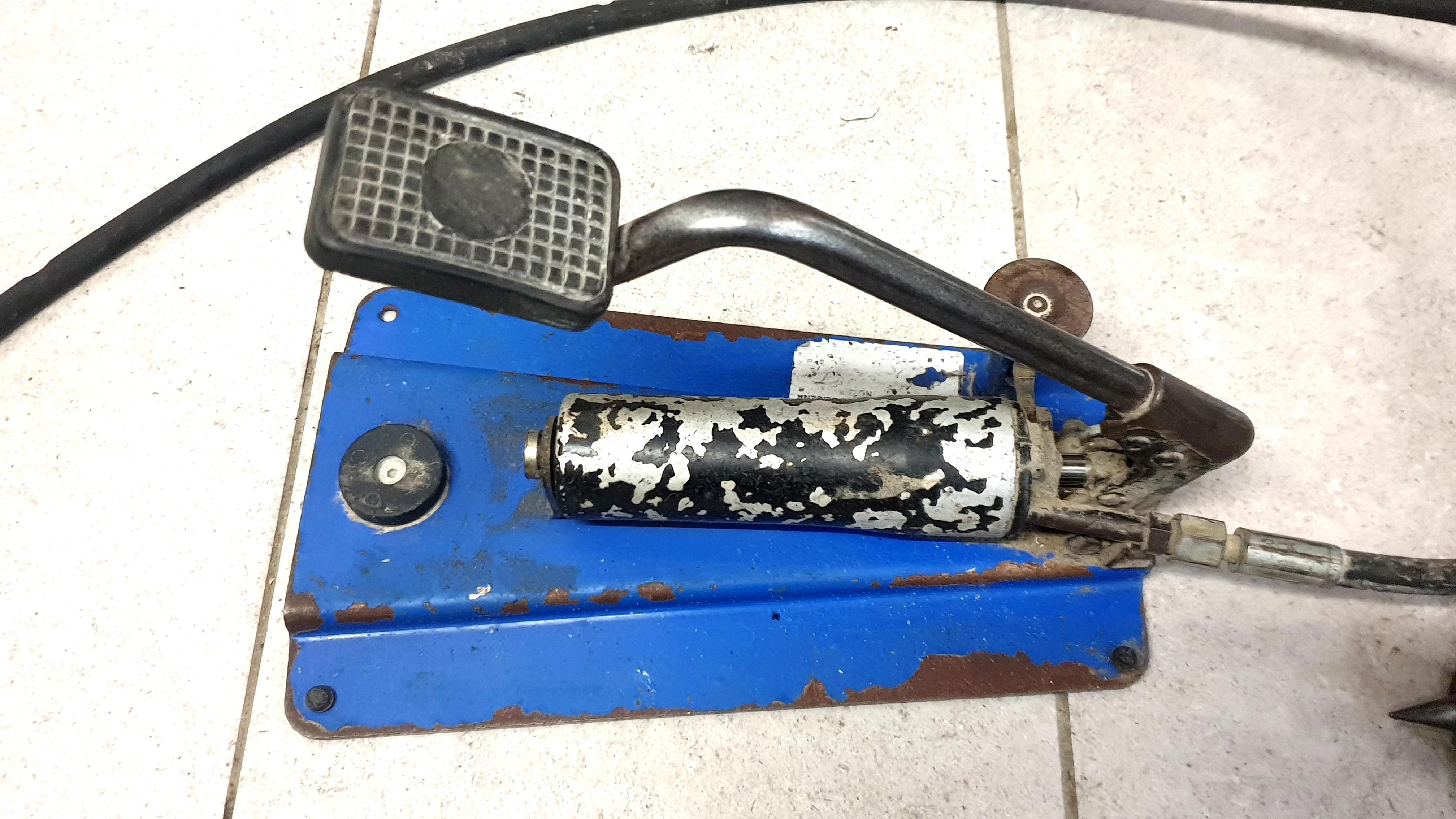 rozpierak-reczny-i-praska-hydrauliczna-z-napedem-noznym-kan-therm-kamieni-ean-gtin-5901615161474