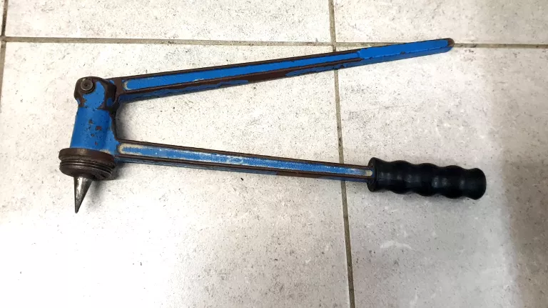 rozpierak-reczny-i-praska-hydrauliczna-z-napedem-noznym-kan-therm-kamieni-marka-kan-therm