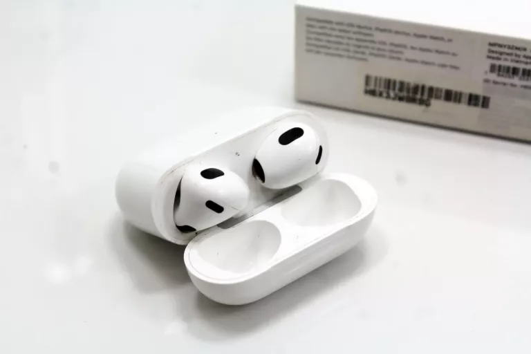 SŁUCHAWKI BEZPRZEWODOWE DOUSZNE APPLE AIRPODS 3