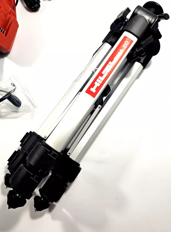 LASER WIELOLINIOWY HILTI PM 30-MG 2 AKUMULATORY ŁADOWARKA STATYW KOMPLET
