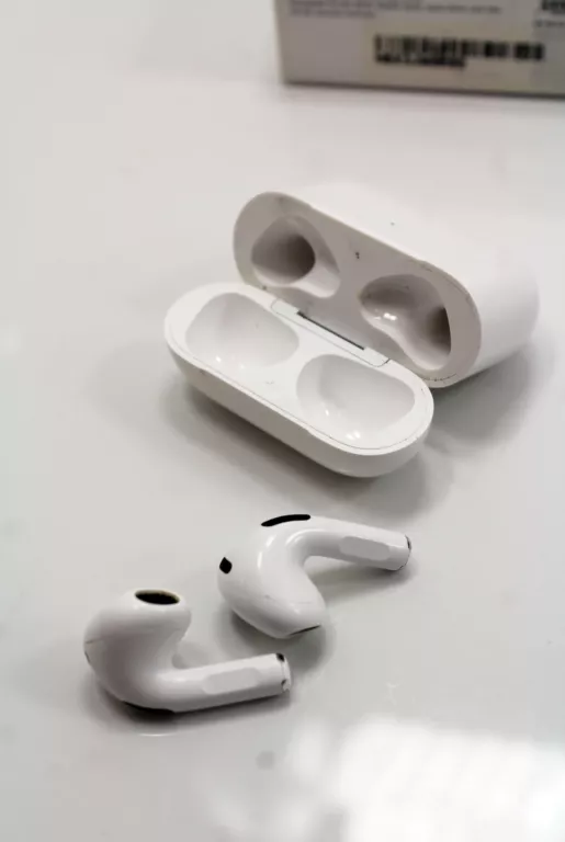 SŁUCHAWKI BEZPRZEWODOWE DOUSZNE APPLE AIRPODS 3