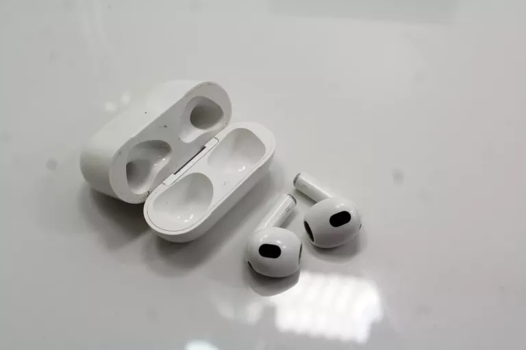 SŁUCHAWKI BEZPRZEWODOWE DOUSZNE APPLE AIRPODS 3