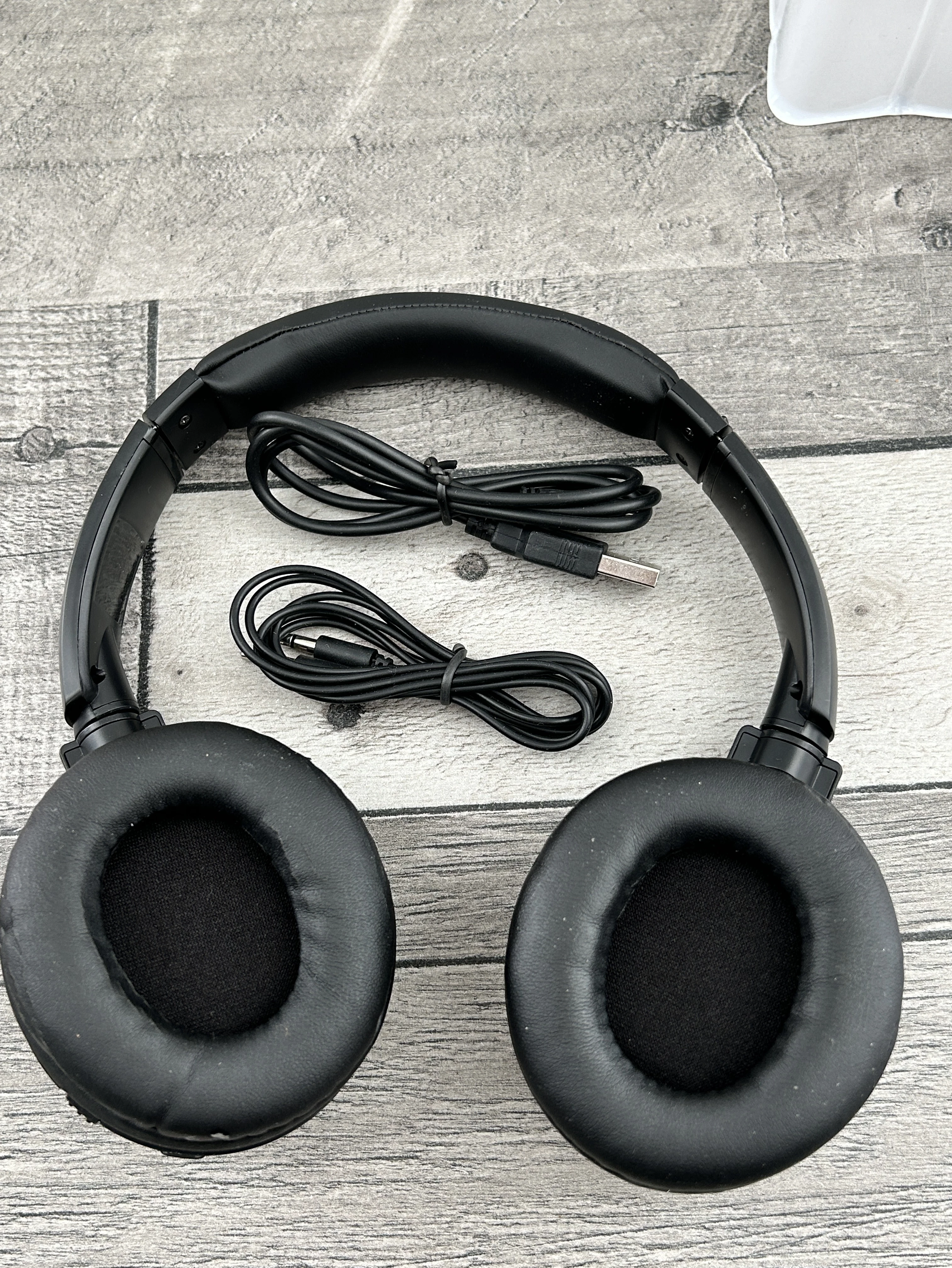 sluchawki-xxy-rodzaj-sluchawek-nauszne