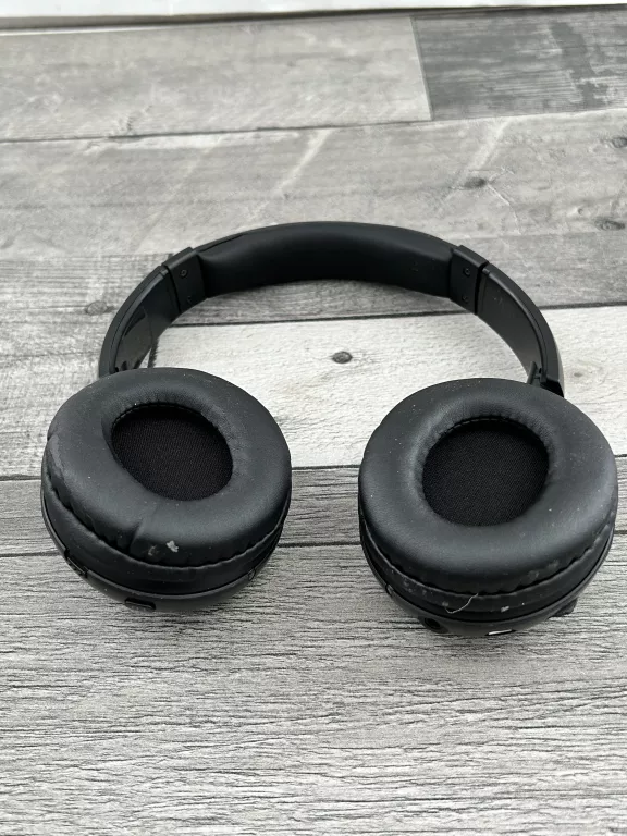 sluchawki-xxy-kolor-dominujacy-czarny