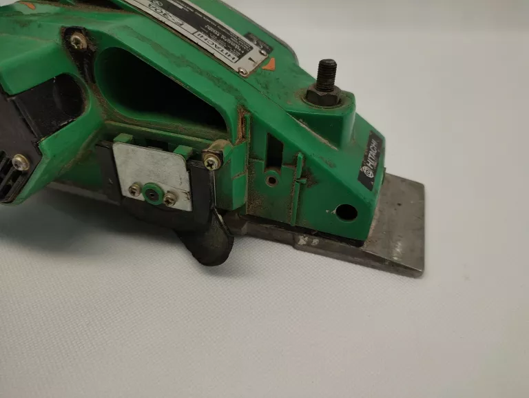STRUG ELEKTRYCZNY HITACHI F-30A