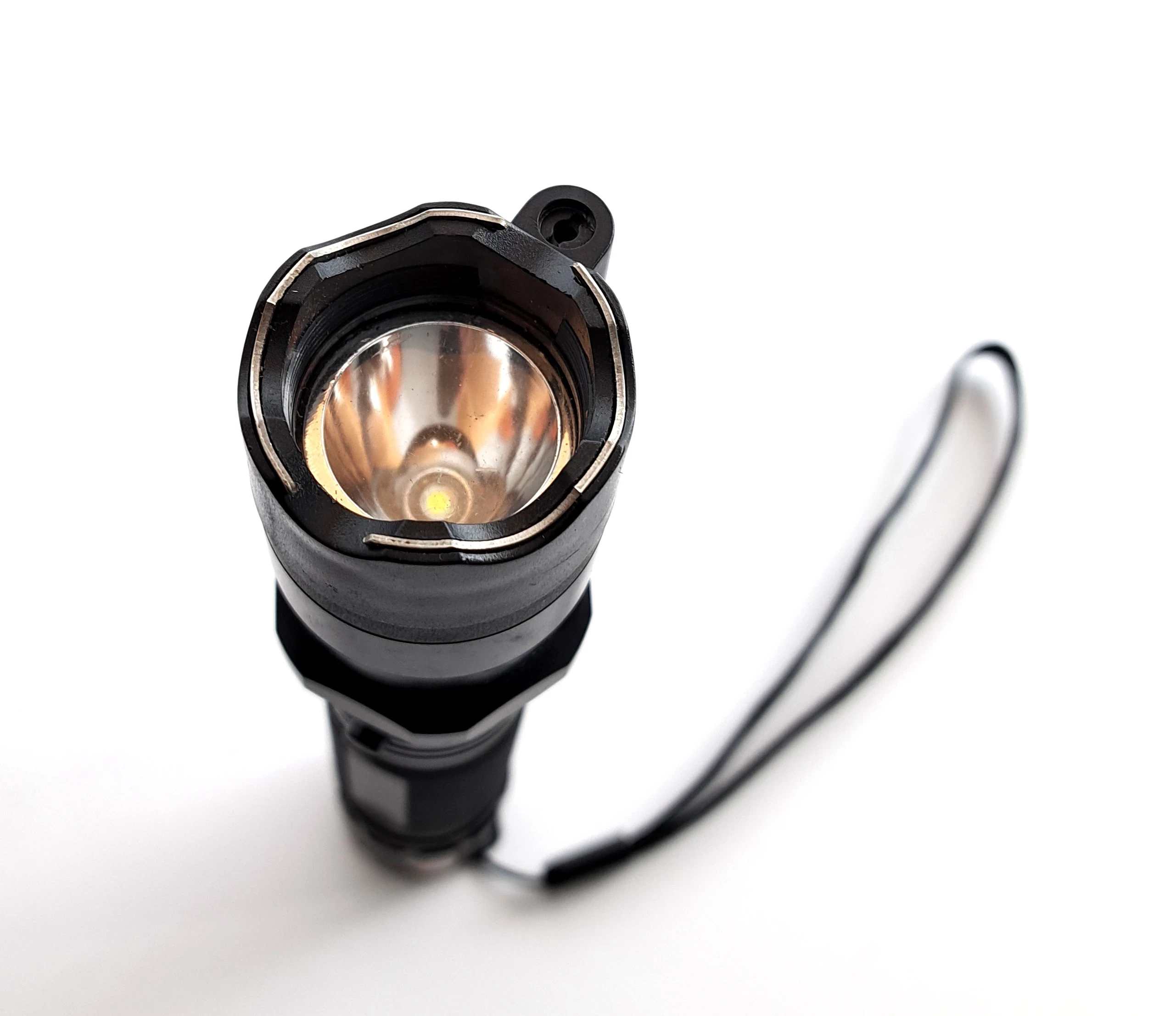 latarka-z-paralizatorem-police-99000kv-kolor-dominujacy-czarny