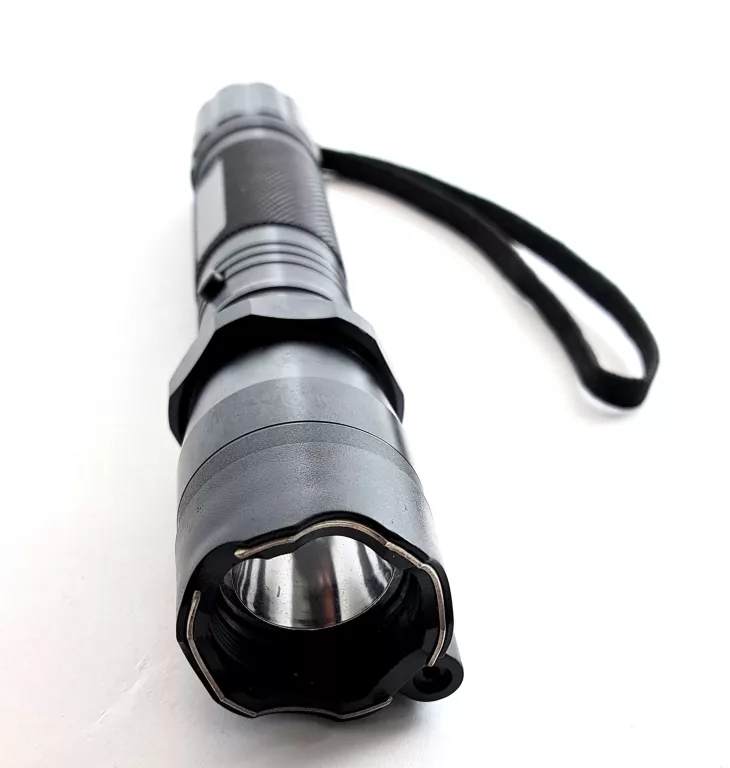 latarka-z-paralizatorem-police-99000kv-zasilanie-akumulatorowe