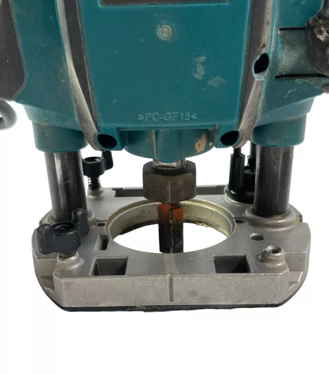 frezarka-gornowrzecionowa-makita-rp0900-marka-makita