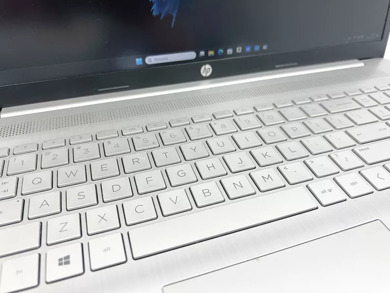 LAPTOP HP 17-CN0601NW CELERON N4020/256SSD/8RAM