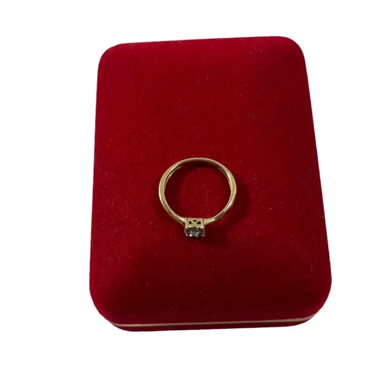 piekny-zloty-pierscionek-z-brylantem-proby-585-r10-rodzaj-wyrob-jubilerski