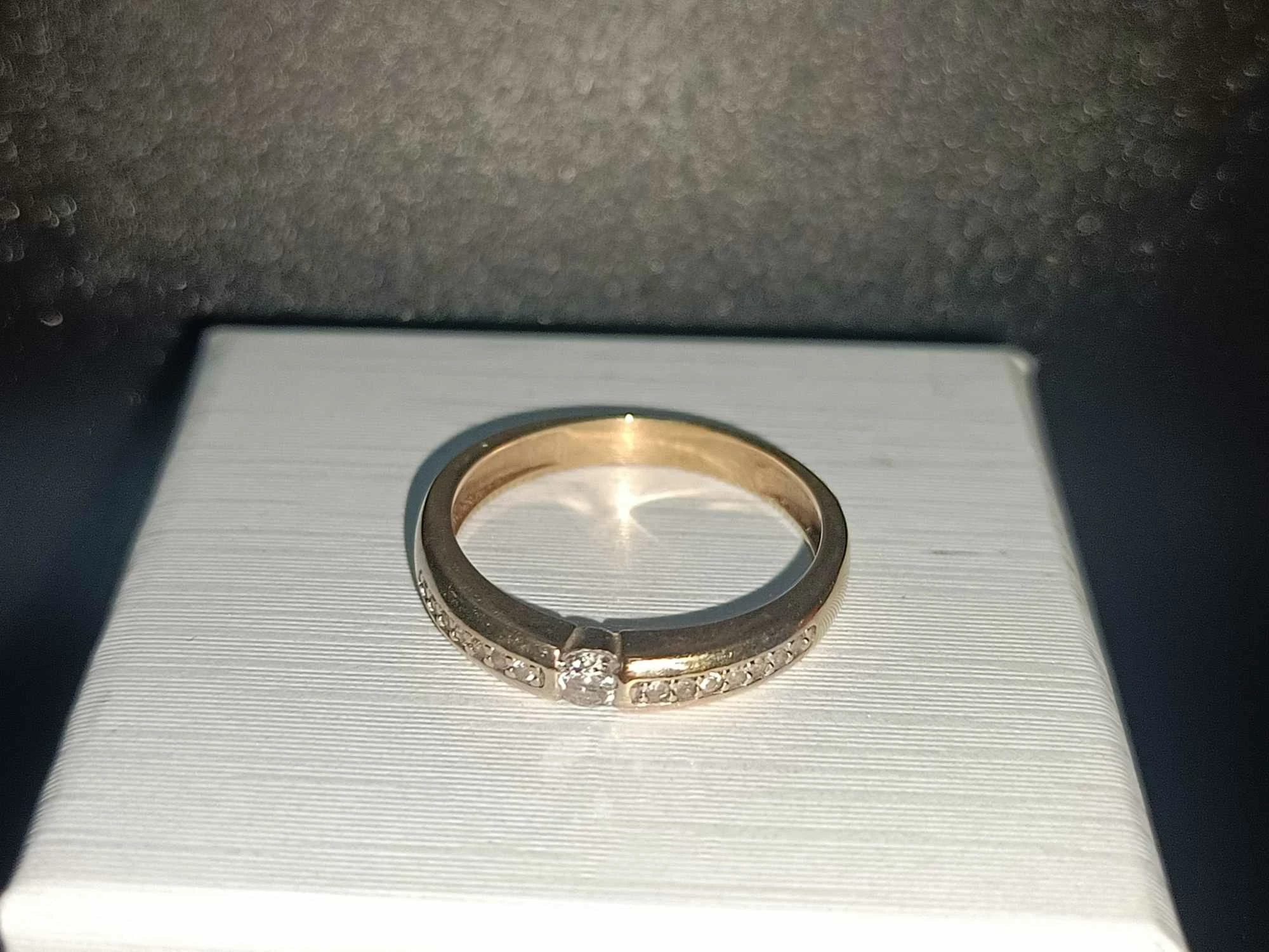 zloty-pierscionek-333-al-3-maja-4-ostrowiec-sw