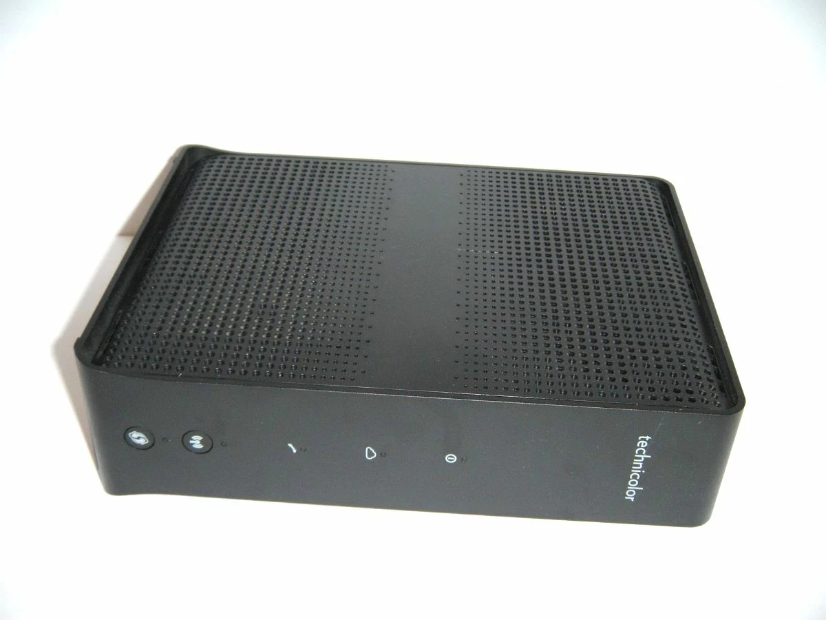 router-technicolor-cga4236-z-zasilaczem-najwyzszy-obslugiwany-standard-80211ax-wi-fi-6