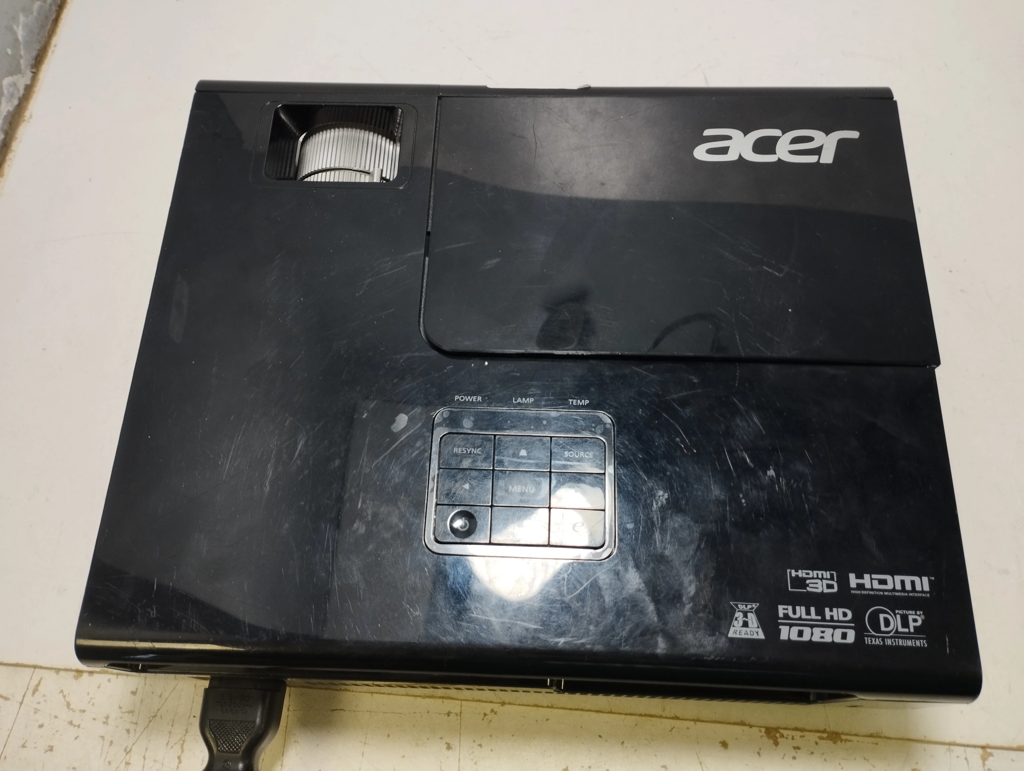 projektor-acer-p1500-dlp-3d-3000-lm-1920x1080-fhd-polecam-technologia-wyswietlania-dlp