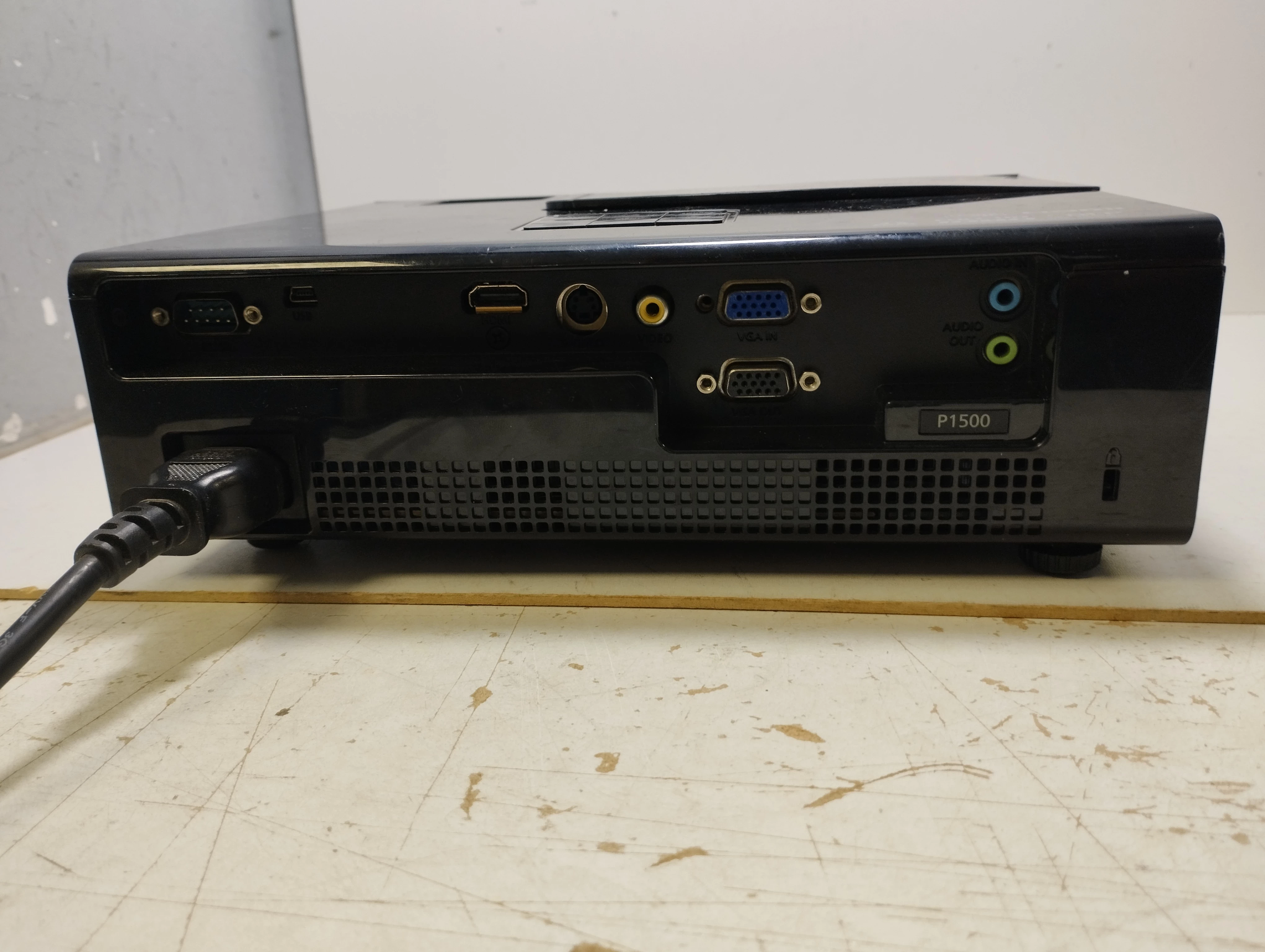 projektor-acer-p1500-dlp-3d-3000-lm-1920x1080-fhd-polecam-kolor-czarny